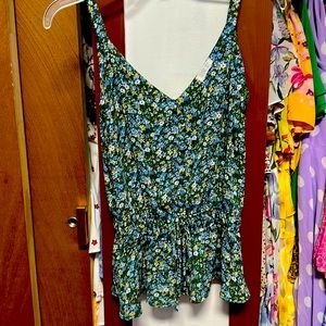 Sienna Sky green floral top size L very flattering on